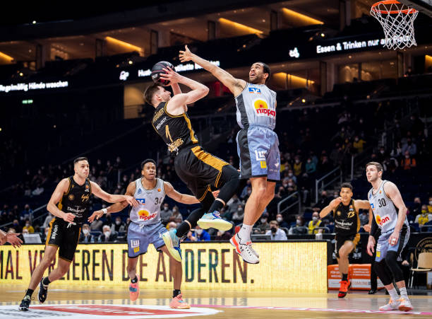 和媒体陷入 和媒体陷入