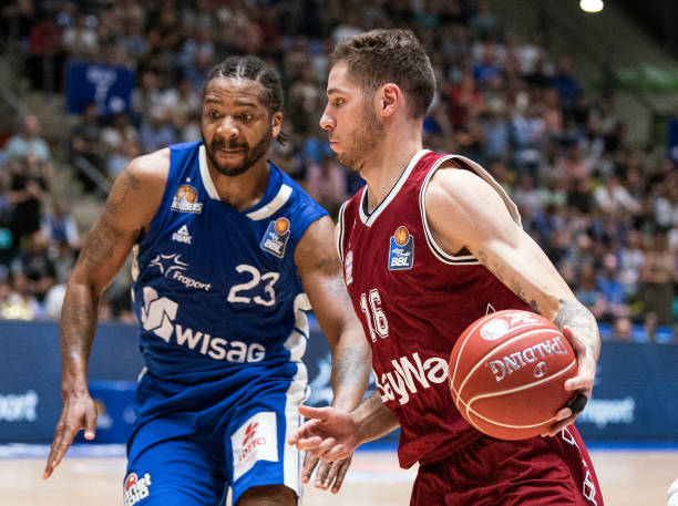 在这里并不 在这里并不